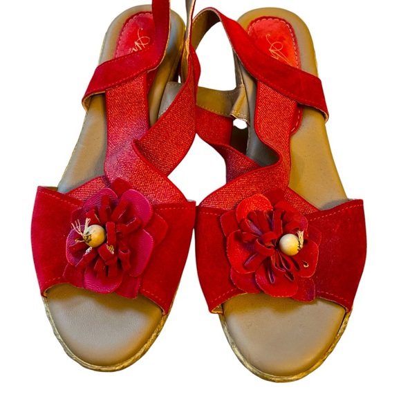Azura Tan & Red Wedge Sandal - Picture 1 of 6